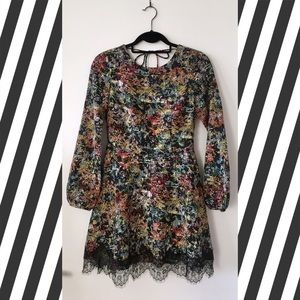 Backless lace trim dress